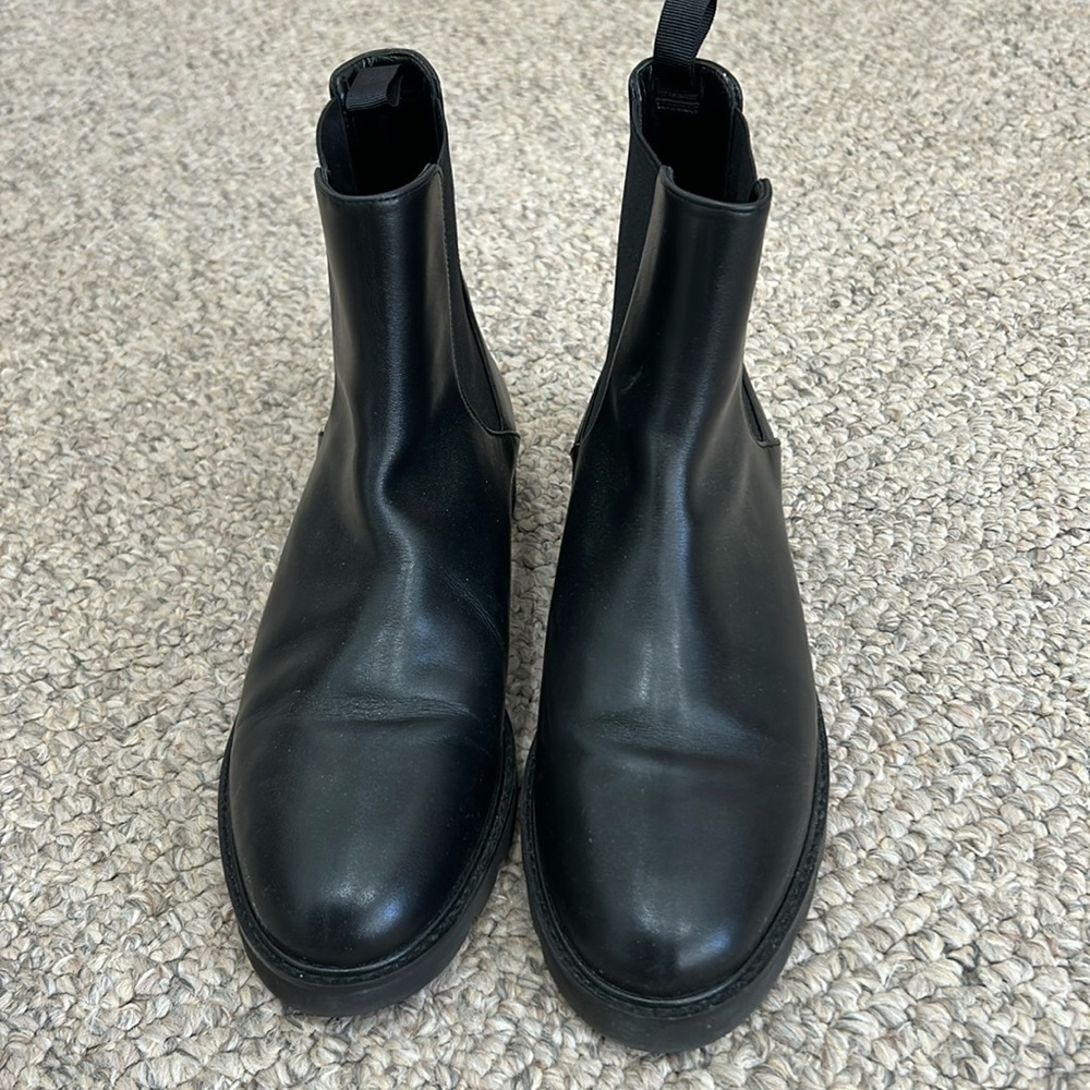 Stuart Weitzman Chelsea Boots size 9.5